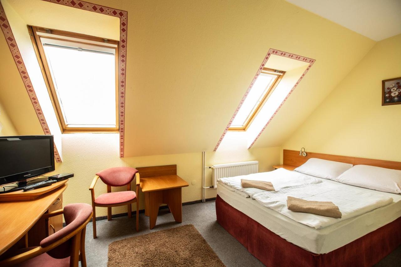 Hotel Margo Cedynia Kültér fotó